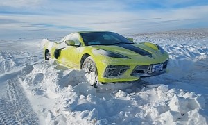 C8 Corvette Still on Dealer Plates Abandoned in the Snow Is a Sad Christmas Image