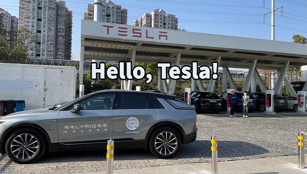 Cadillac sales team is trying to lure Tesla owners at Supercharger with Lyriq test drives