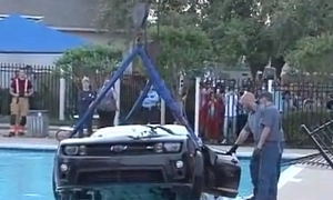 Camaro ZL1 Crashes into Texas Swimming Pool