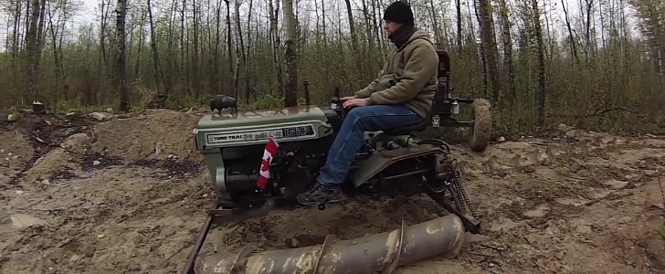 Canadian Turns Tractor into Screw-Propelled Mad Max Vehicle 