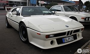 Car Spotter Shoots BMW M1, Forgets about Beautiful Alpina 3.0CS Parked Next to it