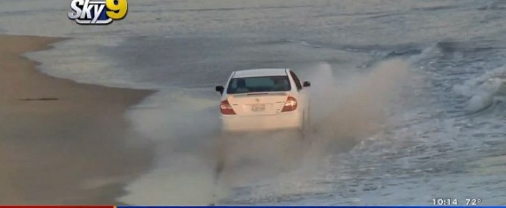 Toyota Camry ends up on LA beach during strange police chase
