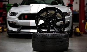 Carbon Fiber Wheels Are the 2016 Shelby GT350R Mustang's Party Piece