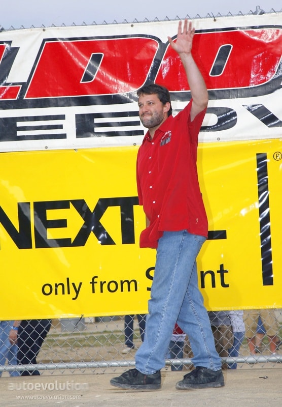 Track owner Tony Stewart welcoming fellow Nextel Cup drivers to Eldora Speedway