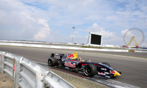 Carlos Sainz's Son Signs Red Bull Deal