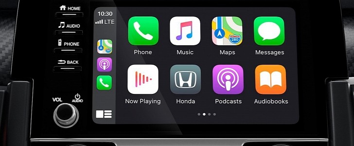 Apple CarPlay on the 2020 Civic Si