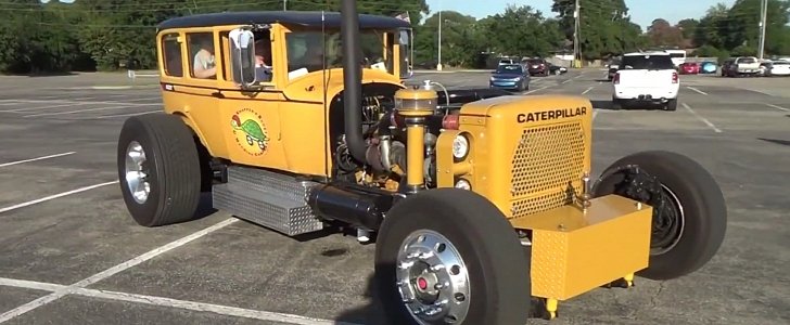 Caterpillar Hot Rod by Snapper Is Build On a Large Scale