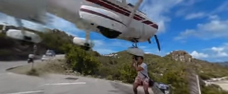 Cessna nearly hitting photographer