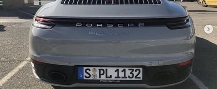 Chalk 2020 Porsche 911 Stands Out