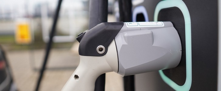 NEVI plan for easy American EV charging on interstate and highways