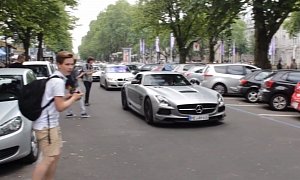 Check Out an SLS AMG Black Series Get Swarmed by a Bunch of Car Spotters