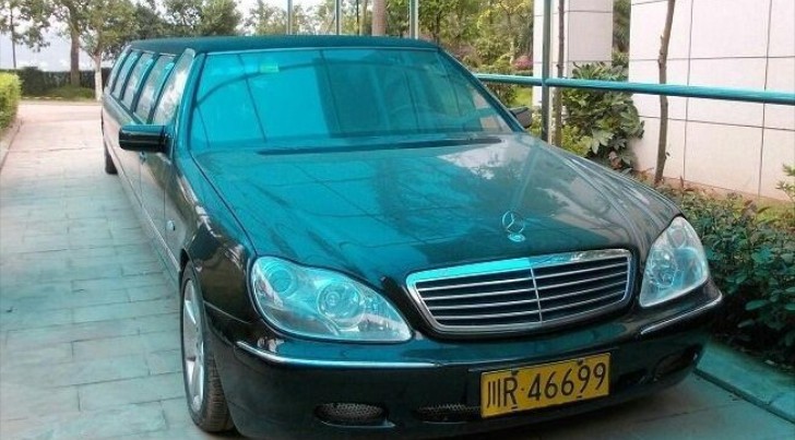 Stretched Mercedes-Benz S 600 in China