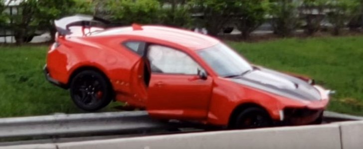 Chevrolet Camaro ZL1 Gets Destroyed in New Jersey Crash