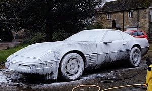Chevrolet Corvette C4 ZR1 Farm Find Gets First Wash in 20 Years