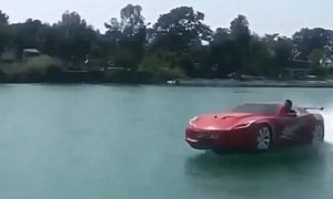 Chevrolet Corvette "C7 Boat" Looks Like a Good One