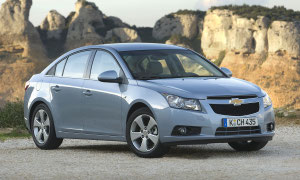 Chevrolet Cruze Sedan Launched in India