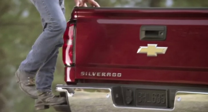 2014 Chevrolet Silverado cornerstep bumper