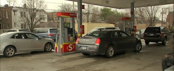 Chicago businessman gives away $1 million worth of gas