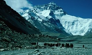 China Wants to Connect with Nepal Digging a Train Tunnel through Mount Everest