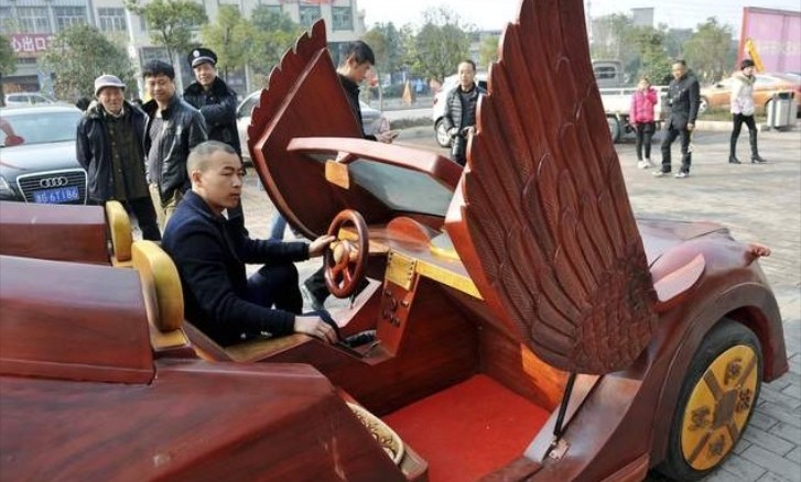 Chinese Builds Dragon-Lookalike Wooden Car, Says It’s His Vision of Sportscar