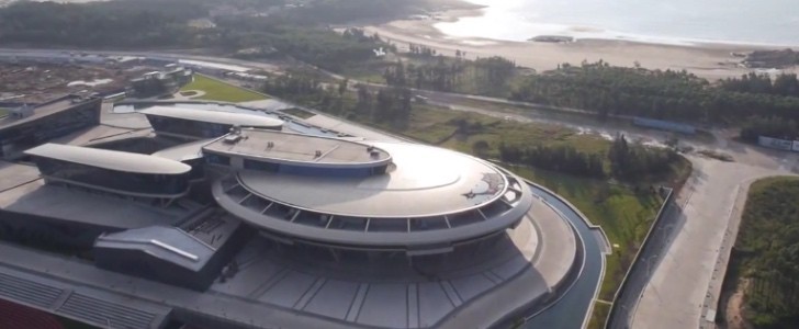 Chinese Tycoon Builds Star Trek Enterprise Shaped Building
