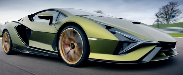 Chris Harris vs Lamborghini Sian