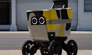 Chrissy Teigen Has Encounter with Serve Robotics When Driving, Calls It “So Cute”
