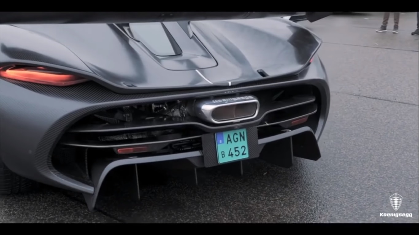 Koenigsegg Jesko's fire-breathing V8 engine sounds angry - The Supercar Blog