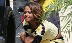 Christina Milian Drives a G-Wagon, Stops To Pump Air in Its Tyre