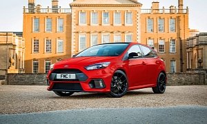 Christmas Special: Ford Focus RS Red Edition Is Santa’s Weekend Warrior