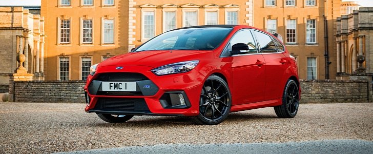 Christmas Special Ford Focus Rs Red Edition Is Santa S Weekend