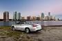 Chrysler 200 Convertible Photo War on Facebook