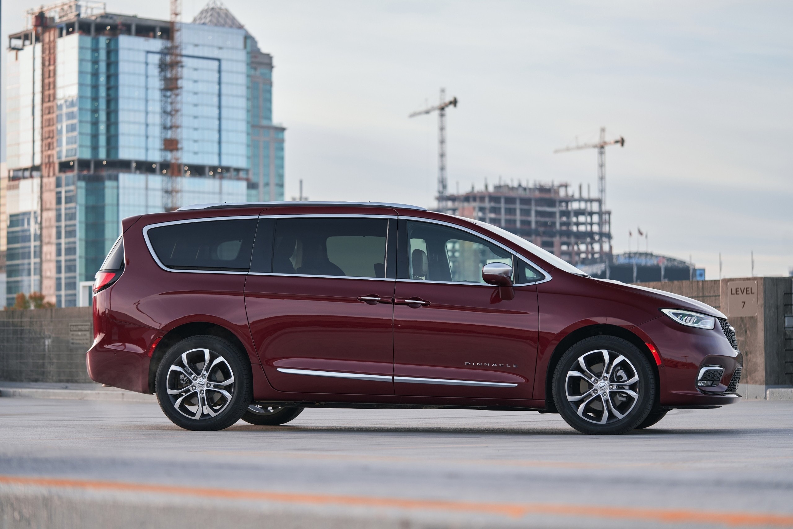 Chrysler Minivan's 40th Anniversary Celebrated With 2024 Pacifica Start of  Production - autoevolution