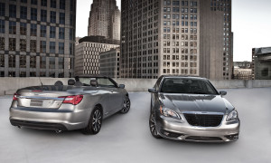 Chrysler Officially Reveals 200 Sedan and Convertible 'S' Versions