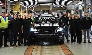 Chrysler Pacifica PHEV Number 100,000 Rolls Off the Assembly Line in Windsor