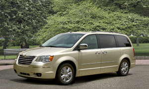 Chrysler Presents the Minivan Pledge