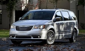 Chrysler Recalling 780K Minivans for Electrical Issue