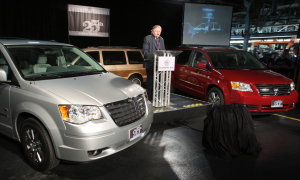 Chrysler Unveils Anniversary Minivans