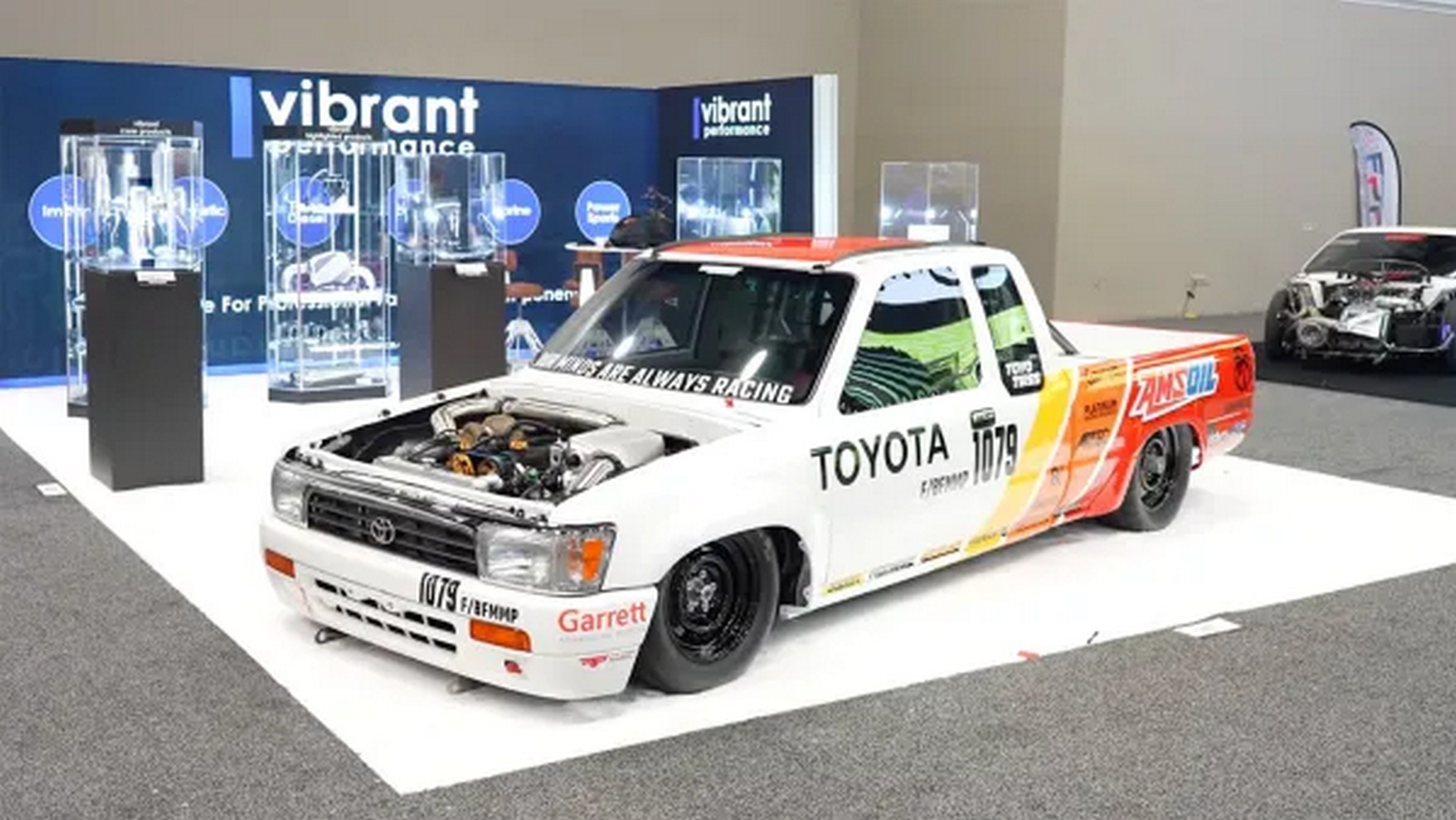 https://s1.cdn.autoevolution.com/images/news/chuckles-garages-2jz-gte-swapped-toyota-pickup-smokes-paganis-and-mclarens-in-raw-speed-225987_1.jpg