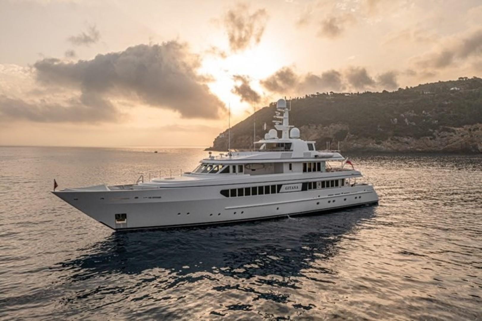 Classic Feadship Superyacht Finds New Owner After a $3.6 Million Refit -  autoevolution