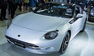 Classy Toyota GT 86 For the Ladies at 2014 Tokyo Salon