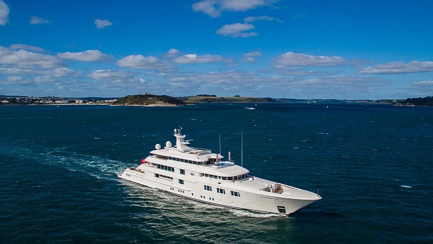 Lady E underwent a major refit that made it even more luxurious