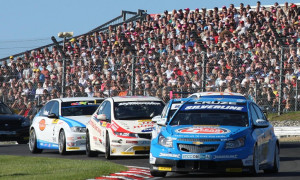 Comma Giving 70,000 Free Motorsport Tickets in the UK