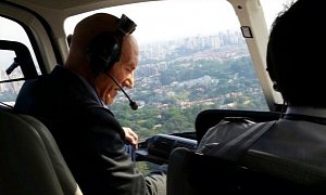 Photo of Patrick Stewart Piloting a Helicopter Makes Star Trek Fans Shiver