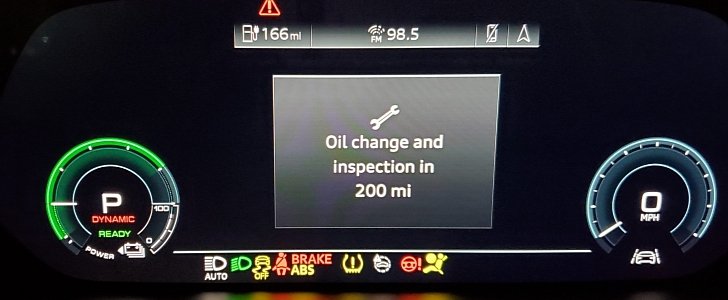 Audi e-tron "oil change" message