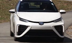 Consumer Reports Tests Toyota Mirai, Rains on Hydrogen Parade