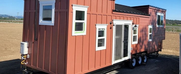 This 35-foot tiny home has an ingenious layout