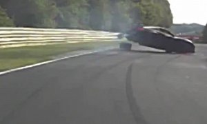 Corvette Z06 Loses a Wheel on the Nurburgring, Crashes Hard
