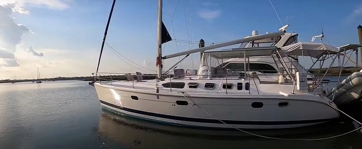 A couple bought a 2001 American boat and turned it into their permanent home at sea