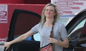 Crank Star Amy Smart Drives Around Town in a Lexus RX 450h